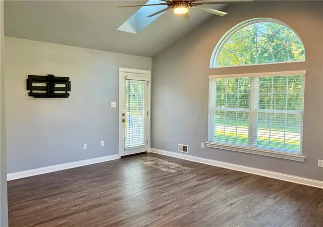 Listing Photo 4 - Condo for sale in building located at 337 Kittery Ridge Dr, New Castle, PA 16101 - Unit #A
