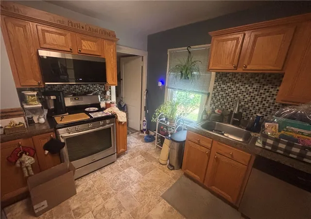 Photo 3 of Single family home for sale at 334 Manhattan Ave, Shaler, PA 15223 | MLS# 1772306 | Listing updated on 2026-09-11