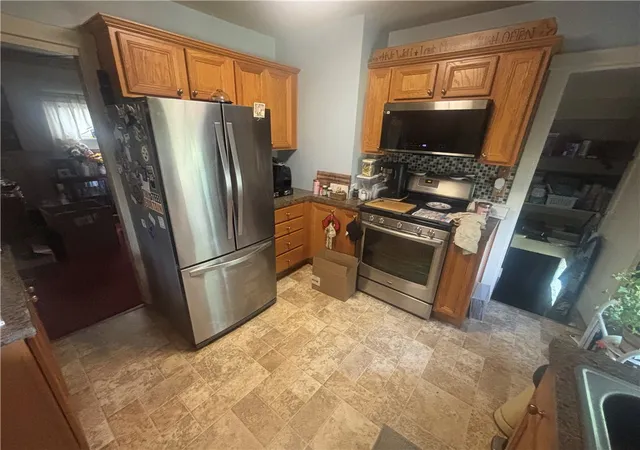 Photo 4 of Sale Pending at 334 Manhattan Ave, Shaler, PA 15223 | MLS# 1772306 | Listing updated on 2026-10-21