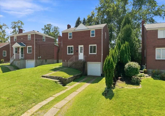 Photo 3 of Sale Pending at 224 Brinton St, Monroeville, PA 15146 | MLS# 1773297 | Listing updated on 2026-09-16