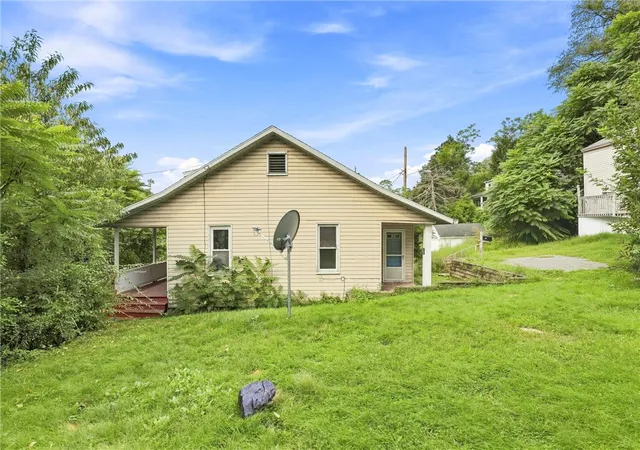 Photo 2 of Single family home for sale at 112 Oakland Ave, Johnstown, PA 15902 | MLS# 1773302 | Listing updated on 2026-09-07