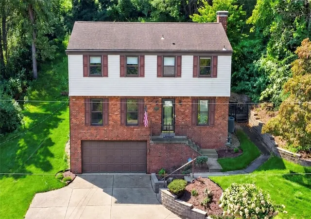 Photo 1 of Single family home for sale at 1024 Surrey Woods Rd, Bethel Park, PA 15102 | MLS# 1773249 | Listing updated on 2026-10-06