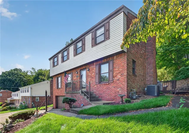Photo 2 of Single family home for sale at 1024 Surrey Woods Rd, Bethel Park, PA 15102 | MLS# 1773249 | Listing updated on 2026-10-21