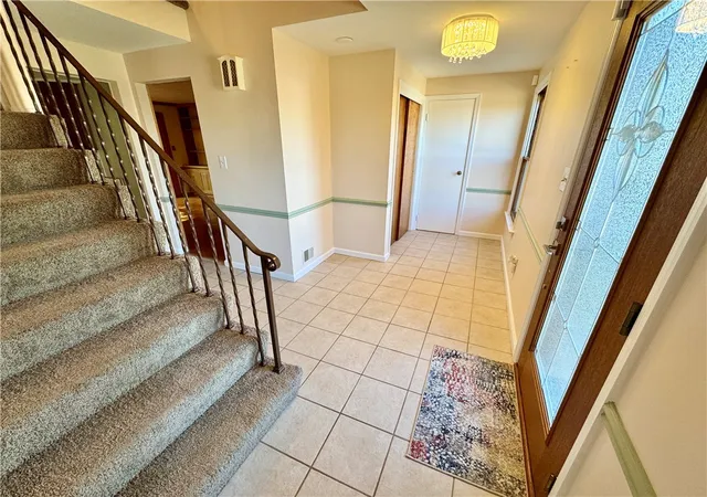Photo 3 of Single family home for sale at 1024 Surrey Woods Rd, Bethel Park, PA 15102 | MLS# 1773249 | Listing updated on 2026-10-21