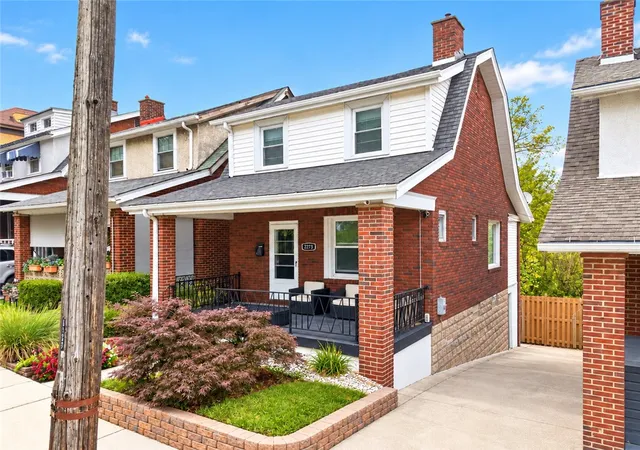 Photo 3 of Single family home for sale at 2273 Spokane Ave, Carrick, PA 15210 | MLS# 1773245 | Listing updated on 2026-10-17