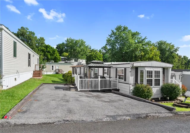 Photo 2 of Manufactured home for sale at 529 Mount Vernon Dr, North Fayette, PA 15126 | MLS# 1773299 | Listing updated on 2026-09-07