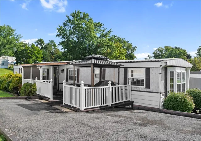 Photo 3 of Manufactured home for sale at 529 Mount Vernon Dr, North Fayette, PA 15126 | MLS# 1773299 | Listing updated on 2026-09-07