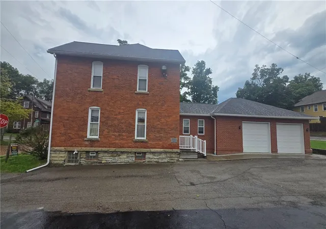 Photo 4 of Single family home for sale at 33 N Mercer St, Greenville Boro, PA 16125 | MLS# 1773294 | Listing updated on 2026-09-07