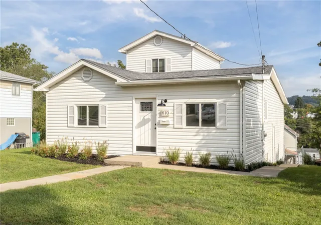 Single family home for sale at 610 Lincoln Ave, Heidelberg, PA 15106 | MLS# 1773282