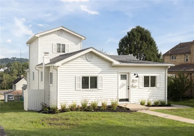 Photo 2 of Single family home for sale at 610 Lincoln Ave, Heidelberg, PA 15106 | MLS# 1773282 | Listing updated on 2026-09-07