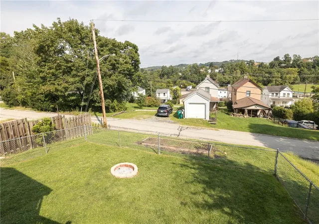 Photo 4 of Single family home for sale at 610 Lincoln Ave, Heidelberg, PA 15106 | MLS# 1773282 | Listing updated on 2026-09-07