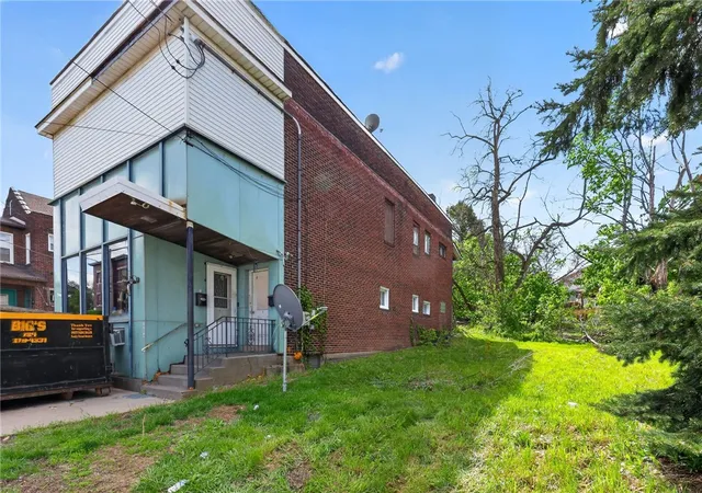 Listing Photo 4 - Condo for sale in building located at 3204 Versailles Ave, McKeesport, PA 15132