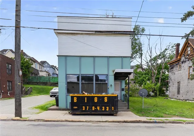 Listing Photo 5 - Condo for sale in building located at 3204 Versailles Ave, McKeesport, PA 15132