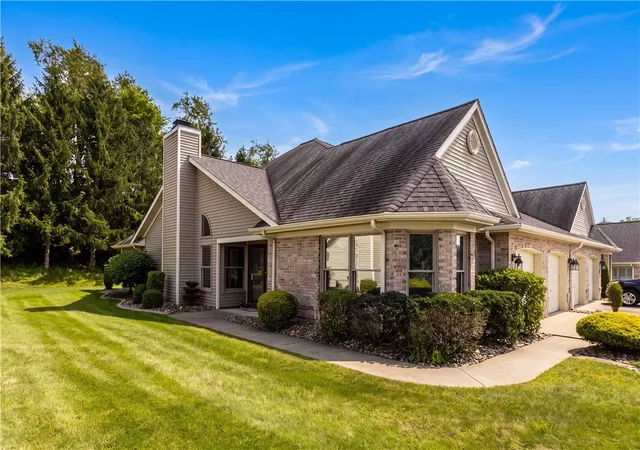 Photo 2 of Condo for sale at 702 Hunt Clb Dr, Hempfield Twp, PA 15601 | MLS# 1773332 | Listing updated on 2026-09-12
