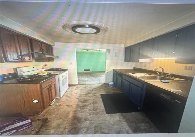 Photo 3 of Sale Pending at 7305 Bennett St, Homewood Brushton, PA 15208 | MLS# 1773341 | Listing updated on 2026-09-13