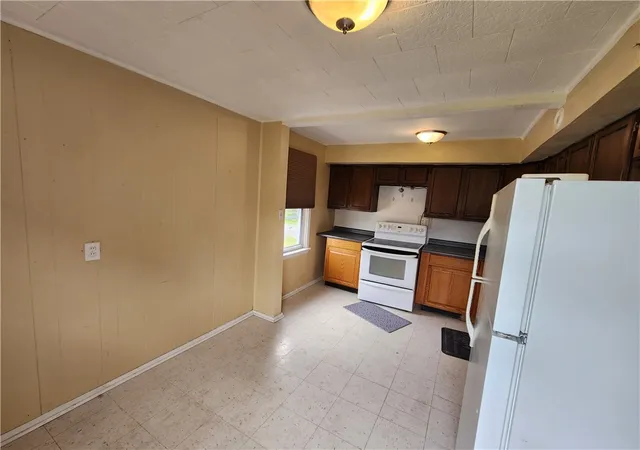 Photo 4 of House for sale at 706 Holland St, Vandergrift, PA 15690 | MLS# 1773333 | Listing updated on 2026-09-30