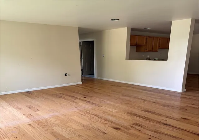 Photo 3 of Single family home for sale at 422 W Carter Dr, N Versailles, PA 15137 | MLS# 1773349 | Listing updated on 2026-10-20