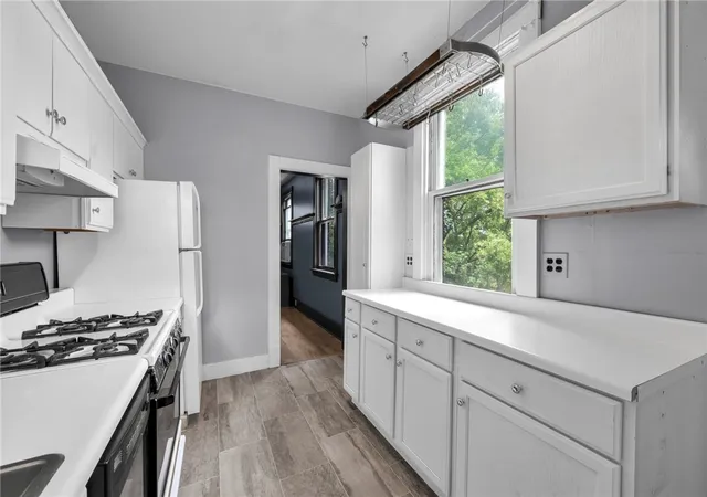 Photo 4 of House for sale at 1048 Mirror St, Greenfield, PA 15217 | MLS# 1773352 | Listing updated on 2026-10-04