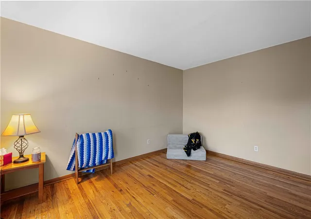 Photo 4 of Single family home for sale at 1525 Leona Ave, South Park, PA 15129 | MLS# 1773054 | Listing updated on 2026-09-10