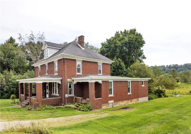 Photo 3 of Single family home for sale at 830 State Rt 31, East Huntingdon, PA 15679 | MLS# 1773356 | Listing updated on 2026-09-10