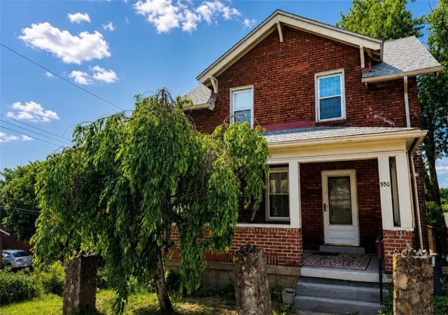 Single family home for sale at 550 Maple St, E Pittsburgh, PA 15112 | MLS# 1773389