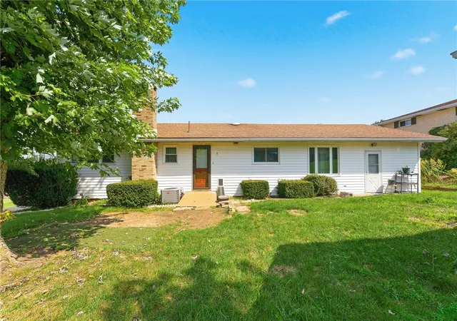 Photo 4 of Single family home for sale at 17 Grandview Ter, South Union Twp, PA 15401 | MLS# 1773337 | Listing updated on 2026-09-11