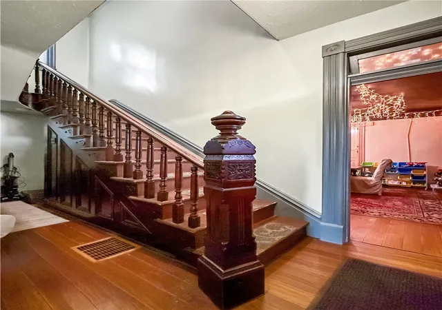 Photo 3 of Single family home for sale at 112 E College St, Canonsburg, PA 15317 | MLS# 1773293 | Listing updated on 2026-09-14