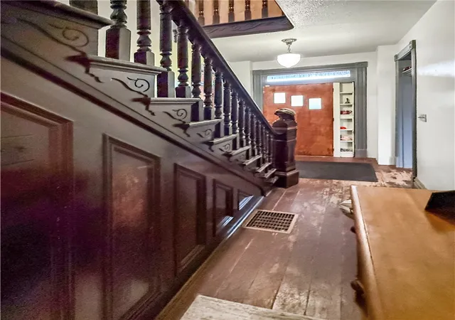 Photo 4 of Single family home for sale at 112 E College St, Canonsburg, PA 15317 | MLS# 1773293 | Listing updated on 2026-09-14