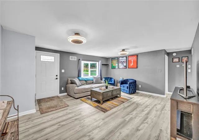 Photo 2 of Sale Pending at 557 Beatty Rd, Monroeville, PA 15146 | MLS# 1773401 | Listing updated on 2026-10-17
