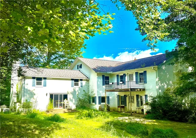 Photo 3 of Single family home for sale at 274 Charlies Rd, South Huntingdon, PA 15479 | MLS# 1773399 | Listing updated on 2026-09-14