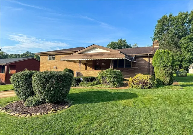 Photo 2 of Single family home for sale at 892 Locust Dr, North Huntingdon, PA 15642 | MLS# 1773073 | Listing updated on 2026-09-10