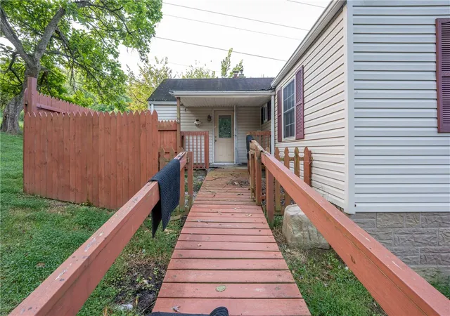 Photo 3 of Single family home for sale at 765 Pellis Rd, Hempfield Twp, PA 15601 | MLS# 1772853 | Listing updated on 2026-09-14