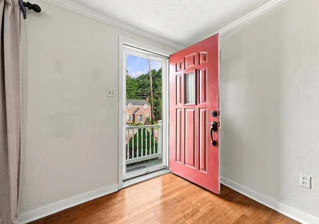 Photo 3 of Sale Pending at 699 Crystal Dr, Mt Lebanon, PA 15228 | MLS# 1773413 | Listing updated on 2026-09-15