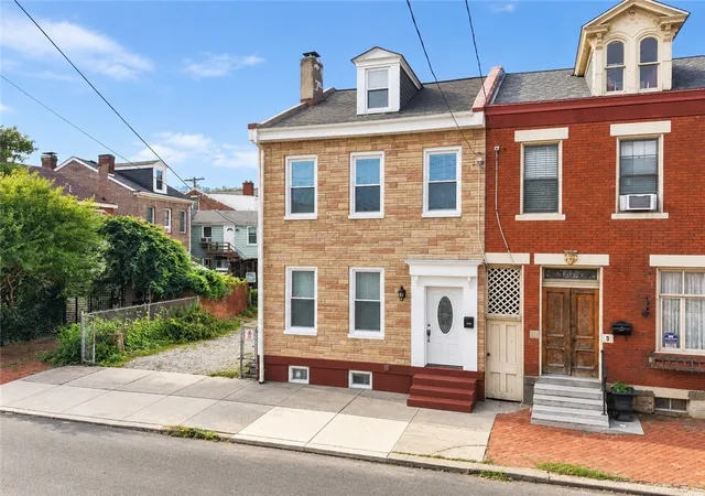 Photo 1 of Townhouse for sale at 1820 Sarah St, South Side, PA 15203 | MLS# 1772677 | Listing updated on 2026-09-11