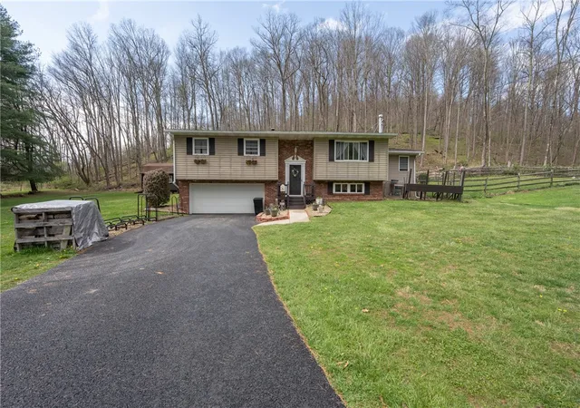 Photo 3 of Single family home for sale at 429 Four Mile Run Rd, Cook Twp, PA 15650 | MLS# 1772954 | Listing updated on 2026-10-05