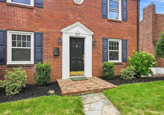 Photo 2 of Sale Pending at 417 Bower Hl Rd, Mt Lebanon, PA 15228 | MLS# 1773425 | Listing updated on 2026-09-29