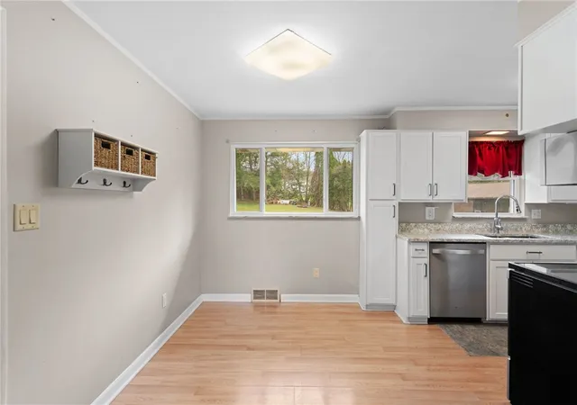 Photo 3 of Single family home for sale at 182 Chapel Dr, North Sewickley Twp, PA 16117 | MLS# 1772737 | Listing updated on 2026-09-24