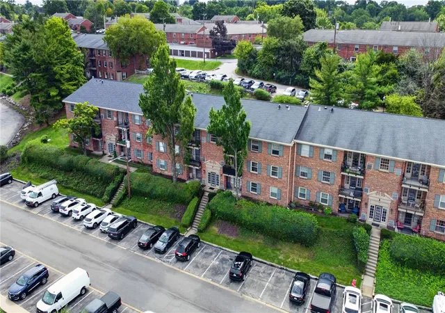 Photo 2 of Condo for sale at 1070 Chatham Park Dr #C, Scott Twp, PA 15216 | MLS# 1773443 | Listing updated on 2026-09-08