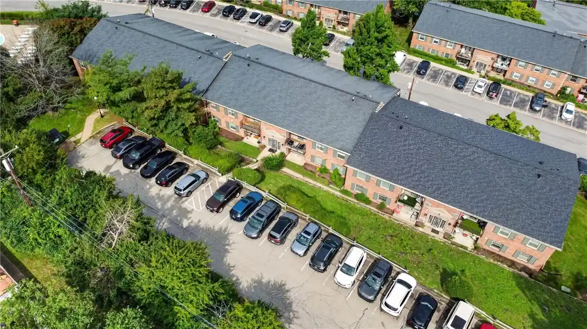 Listing Photo 39 - Condo for sale in 1070 Chatham Park Dr located at 1070 Chatham Park Dr, Pittsburgh, PA 15216 - Unit 1070 Chatham Park Dr