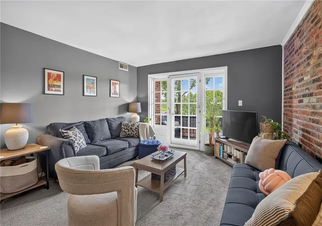 Photo 4 of Condo for sale at 1070 Chatham Park Dr #C, Scott Twp, PA 15216 | MLS# 1773443 | Listing updated on 2026-09-08
