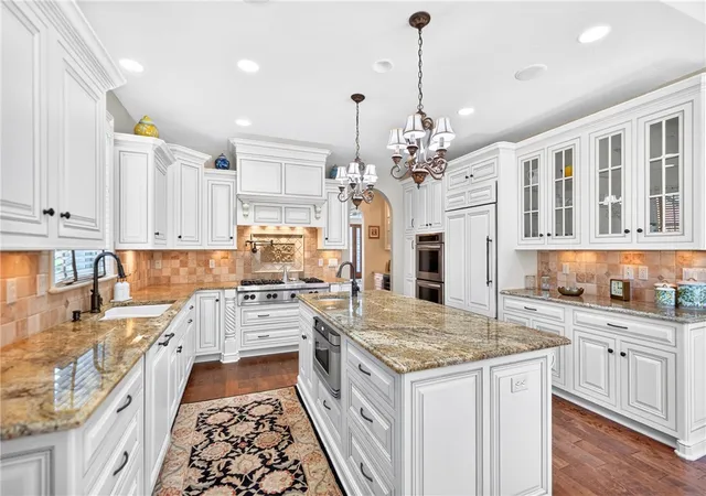 Photo 3 of Sale Pending at 4800 Stonebridge Dr, Hampton, PA 15044 | MLS# 1772228 | Listing updated on 2026-09-09