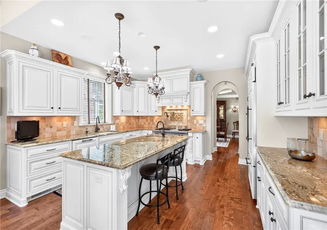 Photo 4 of Sale Pending at 4800 Stonebridge Dr, Hampton, PA 15044 | MLS# 1772228 | Listing updated on 2026-09-09