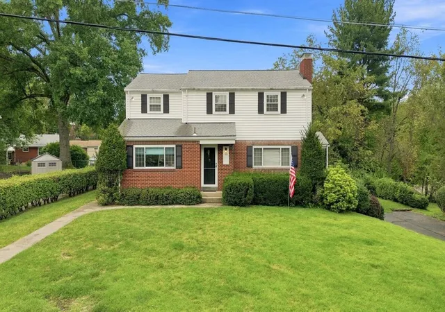 Photo 1 of Single family home for sale at 195 W Shaw Pl, Shaler, PA 15116 | MLS# 1773456 | Listing updated on 2026-09-11