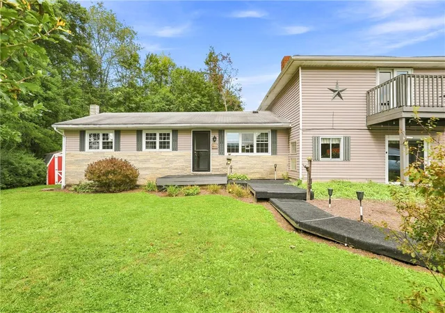 Photo 4 of Single family home for sale at 204 Stepping Stone, Somerset Twp, PA 15501 | MLS# 1773459 | Listing updated on 2026-09-08