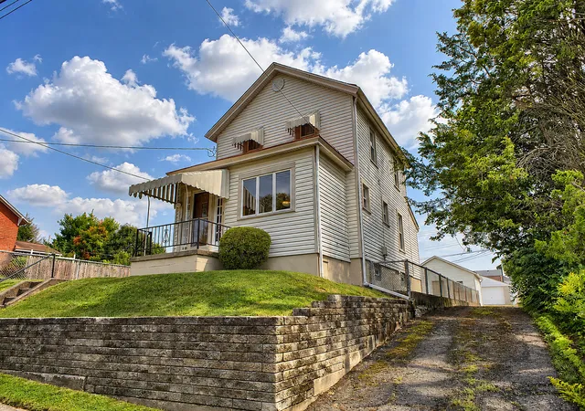 Photo 2 of Single family home for sale at 314 Reamer Ave, Carnegie, PA 15106 | MLS# 1773462 | Listing updated on 2026-09-12