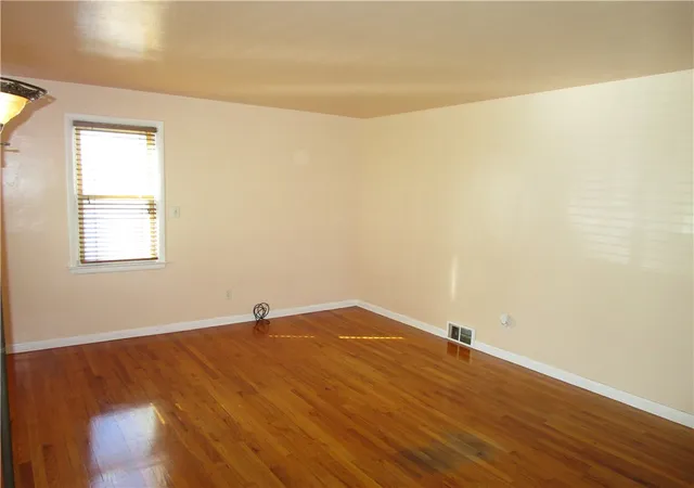Photo 3 of Single family home for sale at 408 Indiana Ave, Farrell, PA 16121 | MLS# 1773476 | Listing updated on 2026-09-30