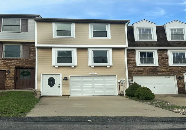 Photo 1 of Townhouse for sale at 7510 Lafayette Sq, Hopewell Twp, PA 15001 | MLS# 1773480 | Listing updated on 2026-09-08