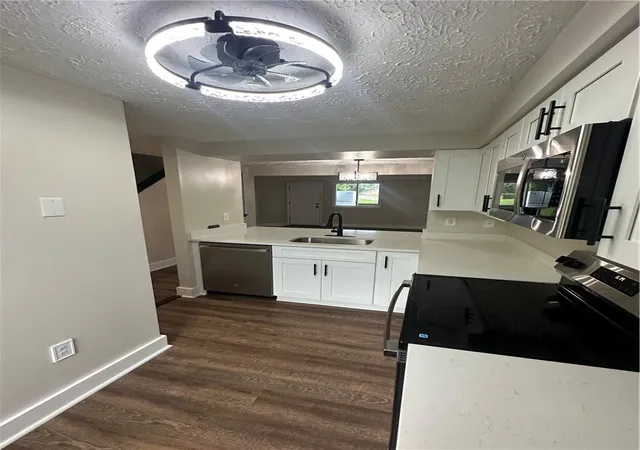 Photo 4 of Townhouse for sale at 7510 Lafayette Sq, Hopewell Twp, PA 15001 | MLS# 1773480 | Listing updated on 2026-09-08