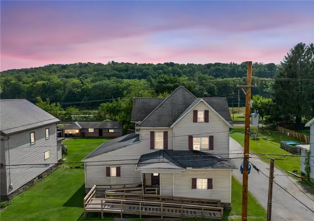 Single family home for sale at 522 Main St, Rockwood Boro, PA 15557 | MLS# 1773436