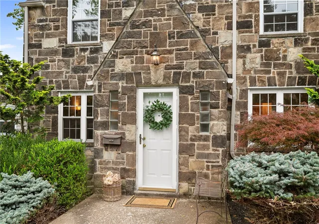 Photo 2 of Single family home for sale at 1750 Williamsburg Pl, Blackridge, PA 15235 | MLS# 1773177 | Listing updated on 2026-09-11